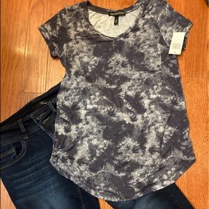 Gray, V-neck T-shirt (small)